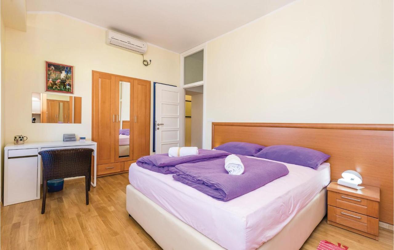 3 Bedroom Cozy In Ferienhaus *