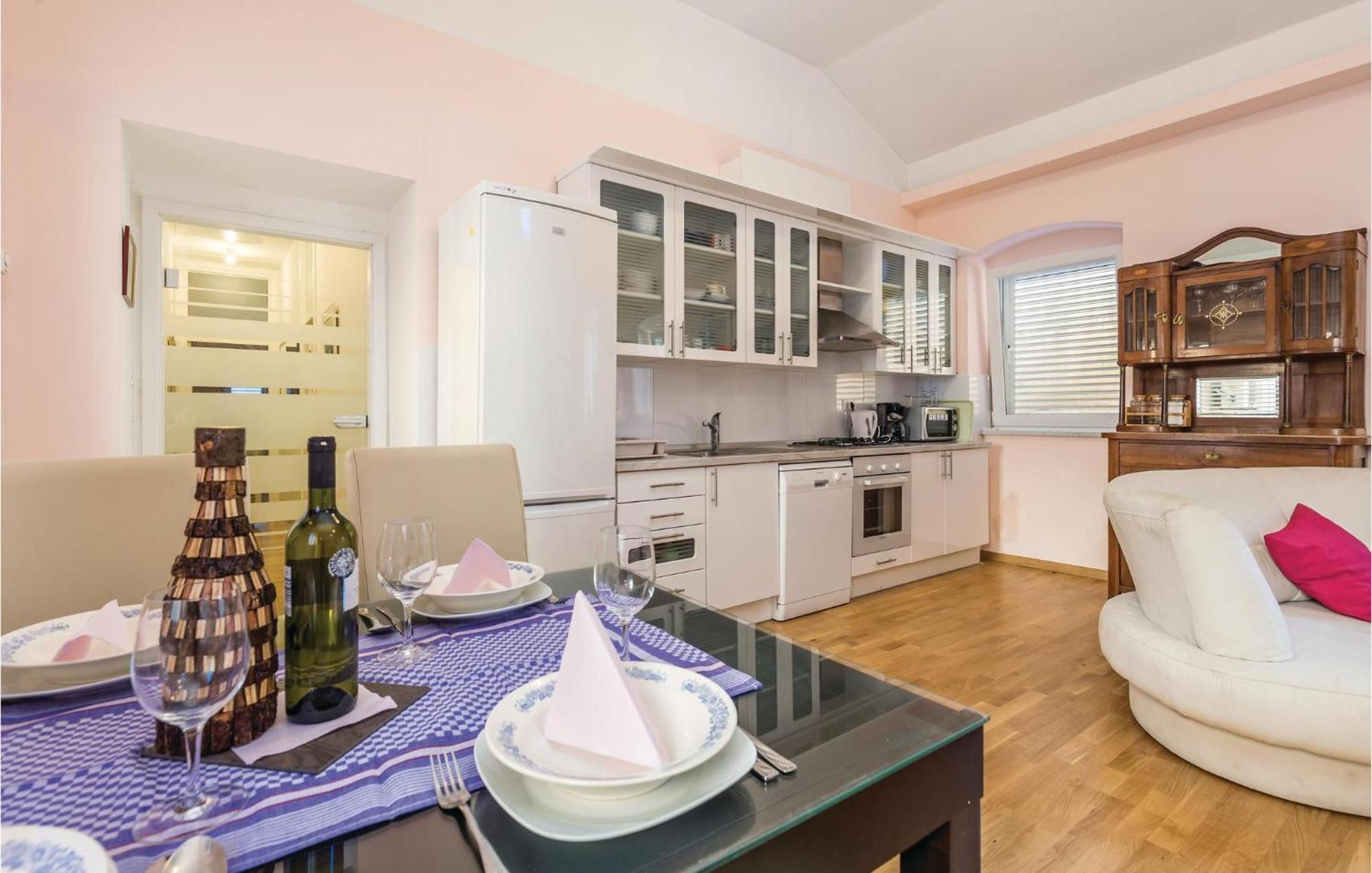 3 Bedroom Cozy In Opatija